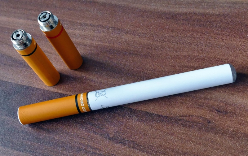 e-cigarette-VALLAURIS-min_electronic_cigarette_e_cigarette_nicotine_vapor_vaporizer_smoke_tobacco-663282